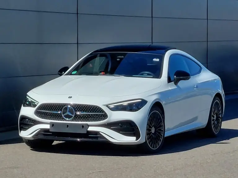 Mercedes-Benz CLE 300e AMG Line - Hybrid - Automatic - 204 hp - 17.123 km