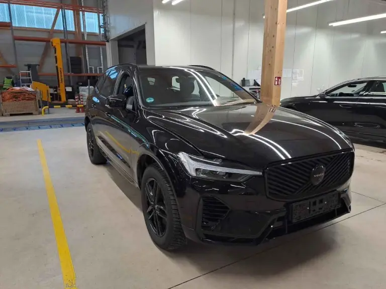 Volvo XC60 Plus - Hybrid - Automatic - 455 hp - 8.922 km